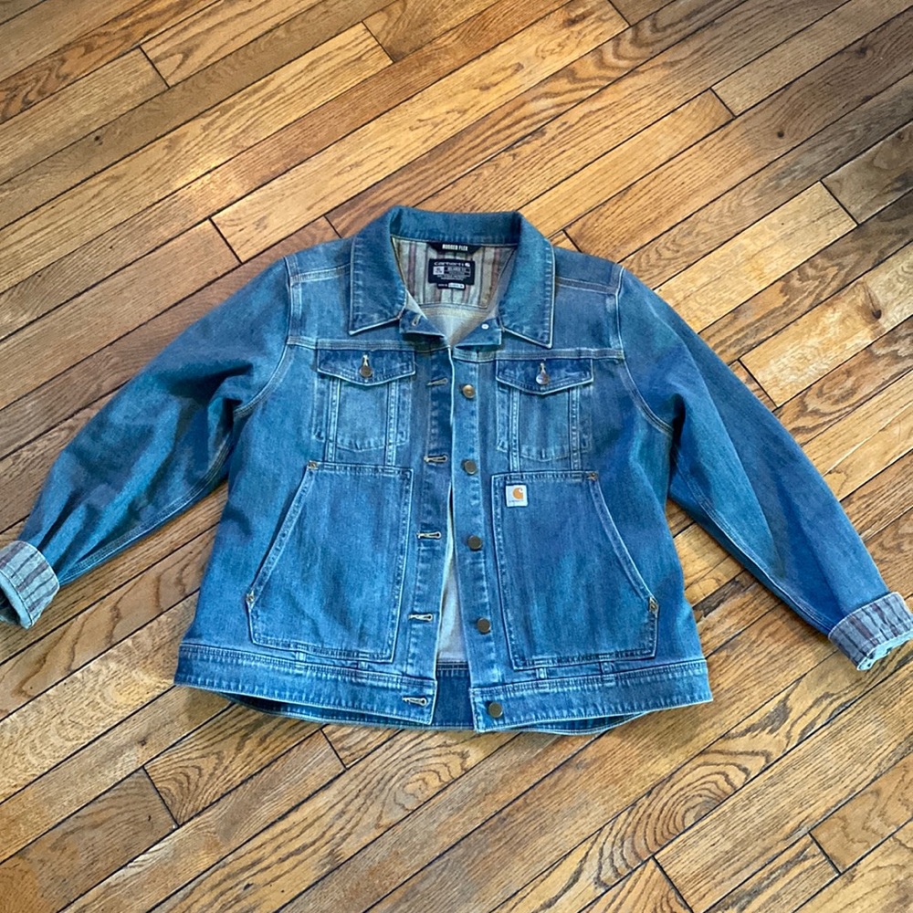 SOLD!! NWOT Women’s Carhartt Rugged Flex Denim Jacket